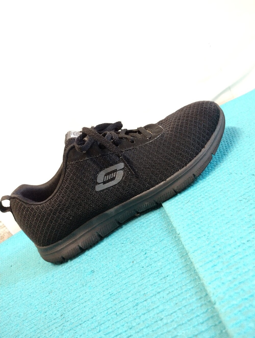 Skechers Work Women's Slip Resistant Shoes Sneakers Size 6